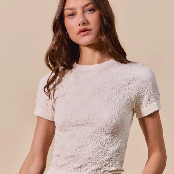 ✨NWT SO ME Floral Patterned Seamless Short Sleeve Top - Picture 1 of 9